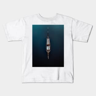 Ship Sailing in the deep blue Sea Kids T-Shirt